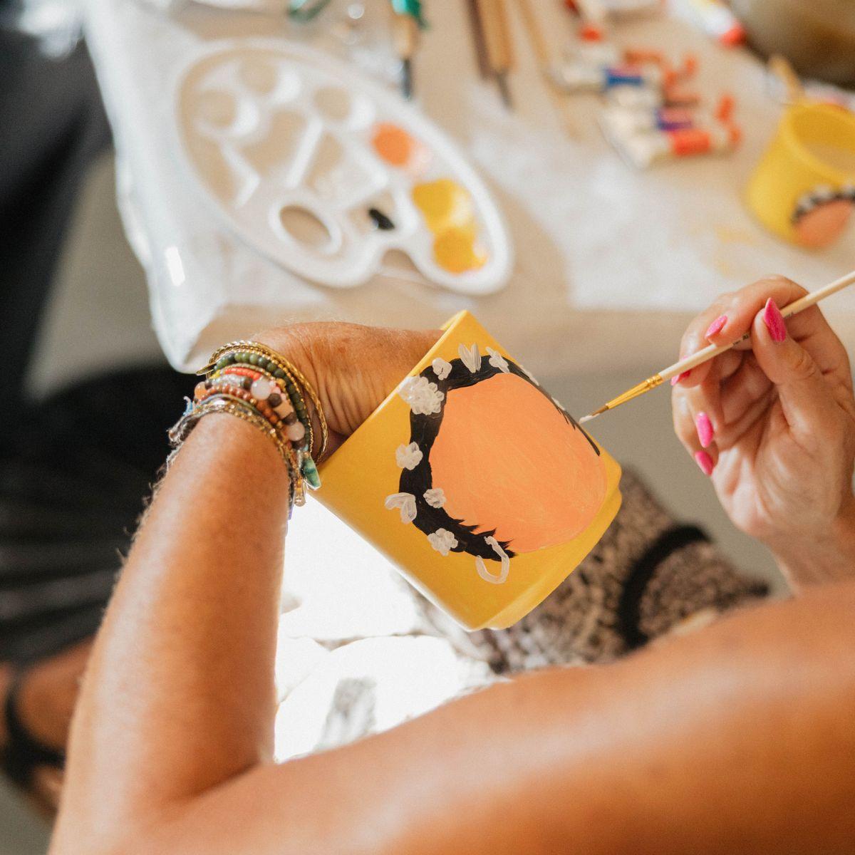 Kolibri Creatives | Malerpakke til maling 4 urtepotter + sukkulenter | til 4 personer | Begyndende kunstner