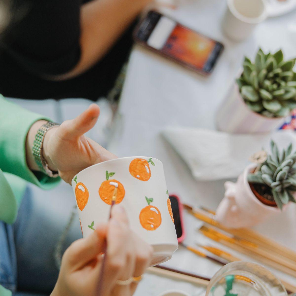Kolibri Creatives | Malerpakke til maling 4 urtepotter + sukkulenter | til 4 personer | Begyndende kunstner