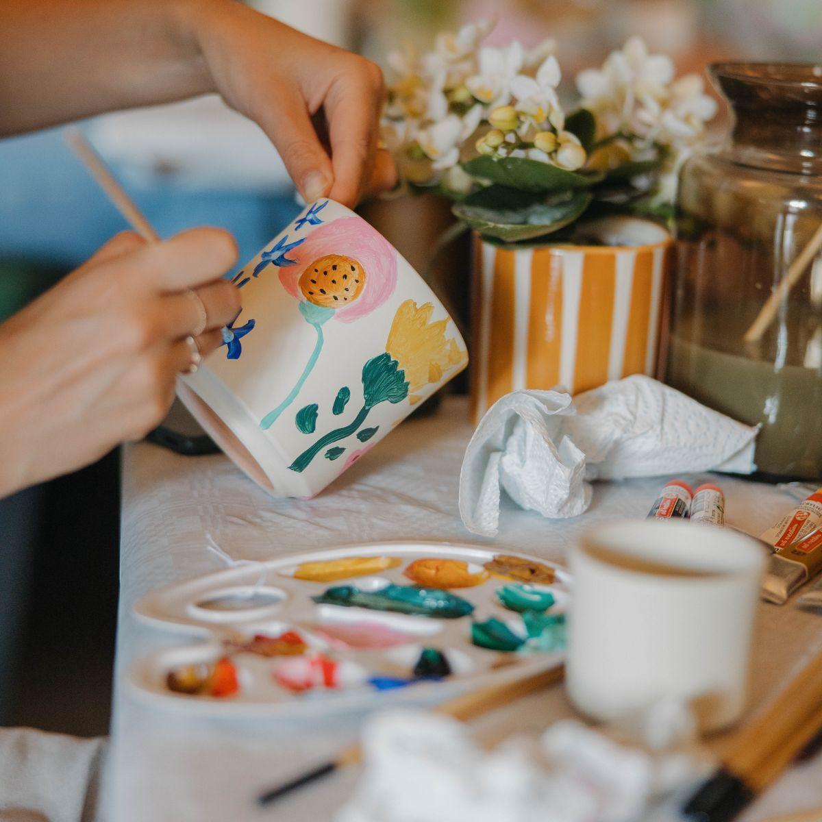 Kolibri Creatives | Malerpakke til maling 4 urtepotter + sukkulenter | til 4 personer | Begyndende kunstner